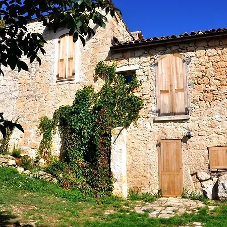 Tholos Farmház *